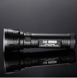 NITECORE EA8 900 LÜMEN EL FENERİ