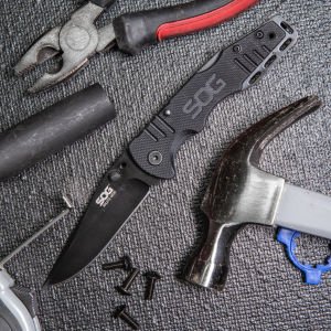 SOG SALUTE MINI BLACK ÇAKI